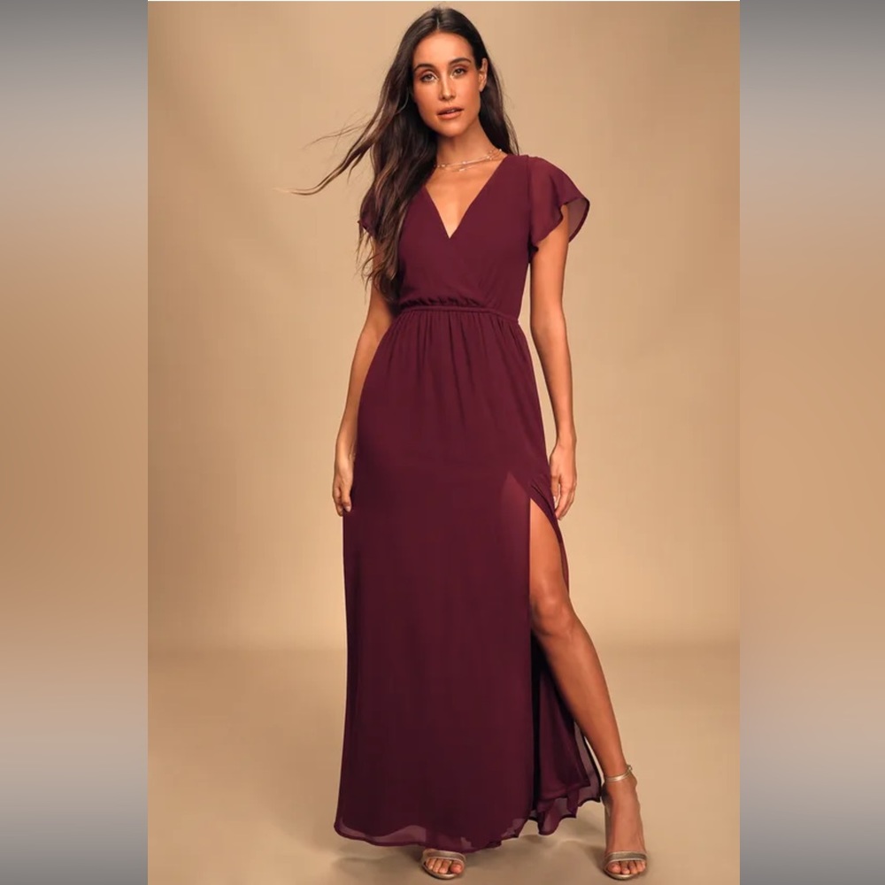 New! Lulus ‘Lost in the moment’ burgundy maxi dress size Large.